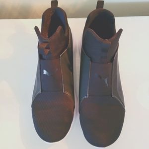 Puma Sneakers. Black. Soft Foam comfort!